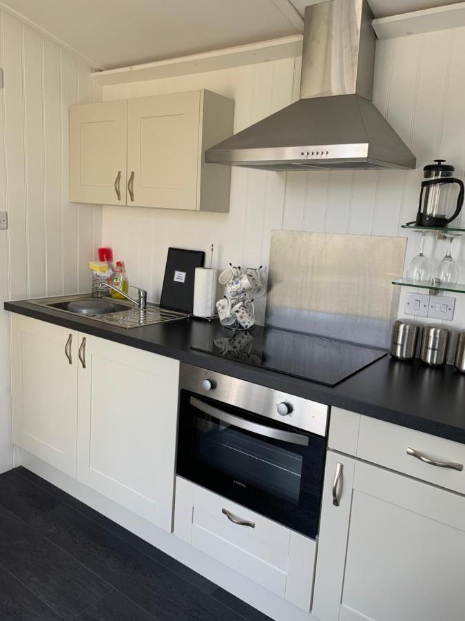 Tides Reach, Deluxe Shepherds Hut 1, 100M From The Beach Saint Merryn Kültér fotó