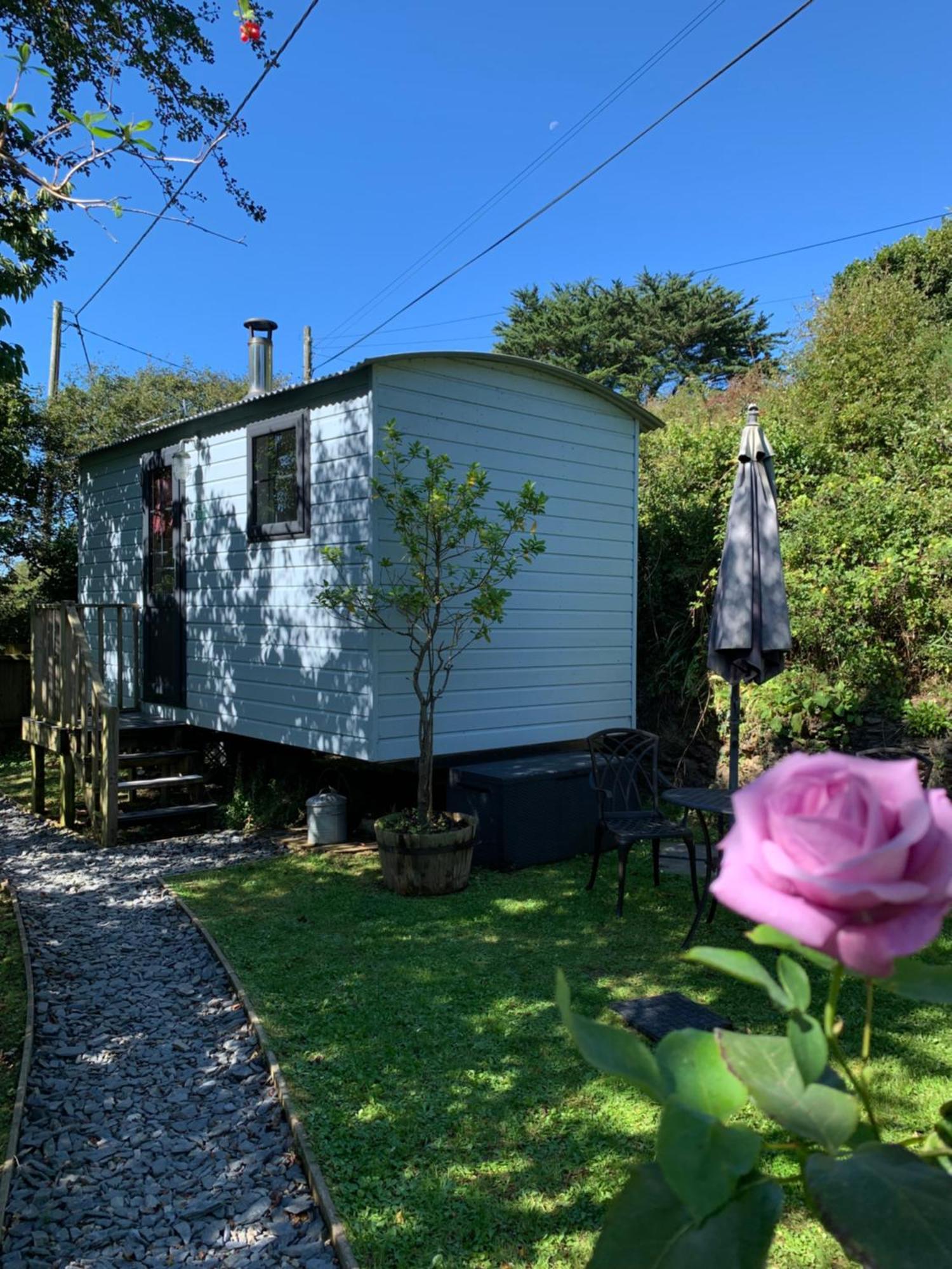Tides Reach, Deluxe Shepherds Hut 1, 100M From The Beach Saint Merryn Kültér fotó